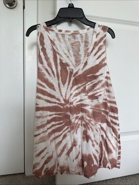 SO White and Brown Tie Dye V-Neck Tank with Chest Pocket